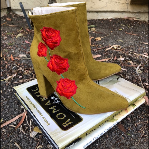 Embroidered flowers olive faux suede booties - Picture 3 of 8